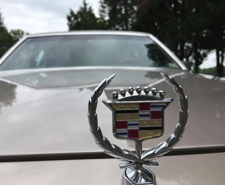 1991 Cadillac Brougham - Image 22 of 24