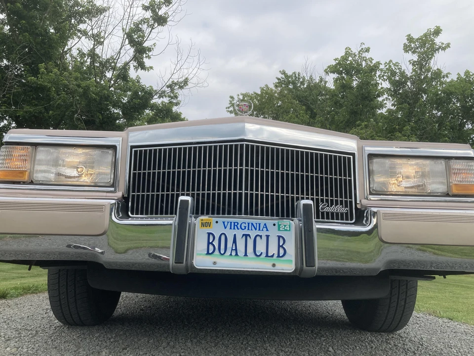 1991 Cadillac Brougham - Image 9 of 24