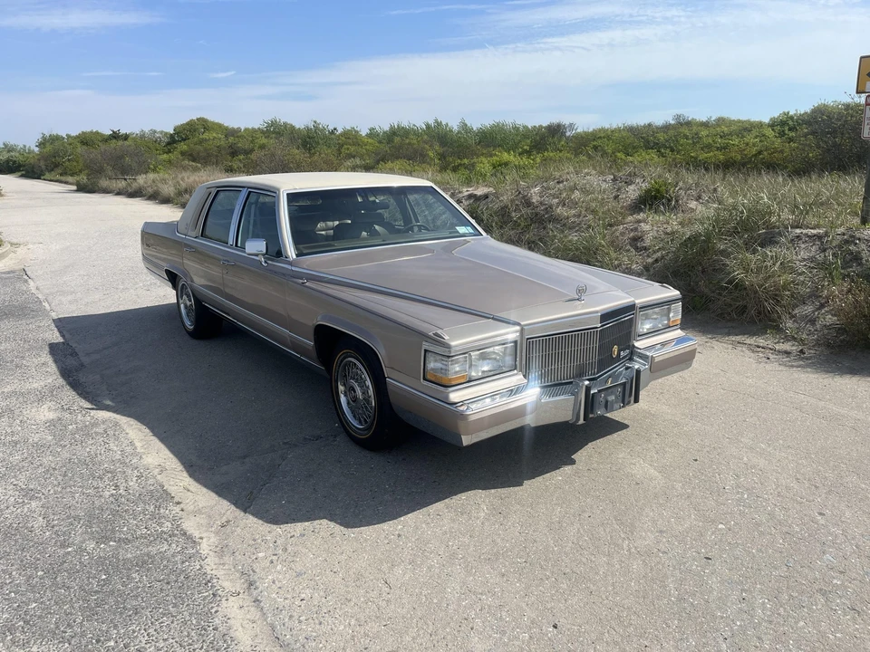 1991 Cadillac Brougham - Image 4 of 31