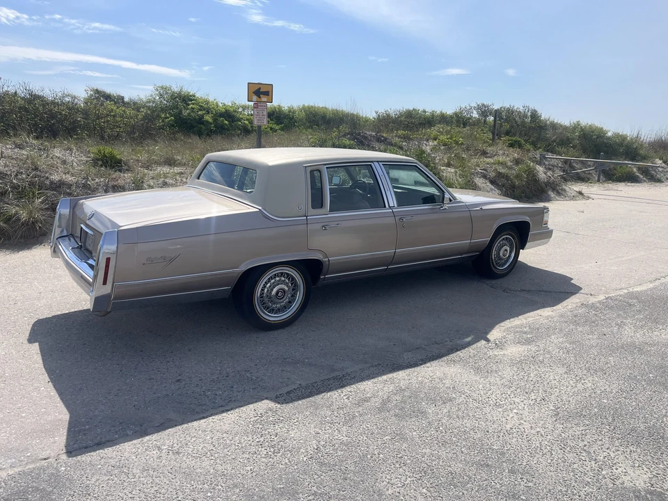 1991 Cadillac Brougham - Image 5 of 31