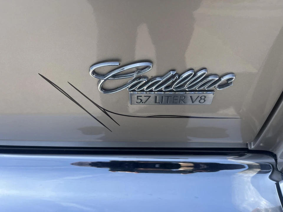 1991 Cadillac Brougham - Image 18 of 31