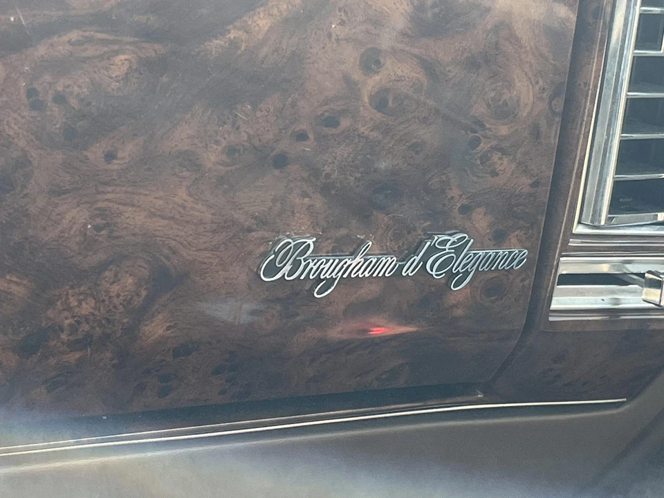 1991 Cadillac Brougham - Image 17 of 31
