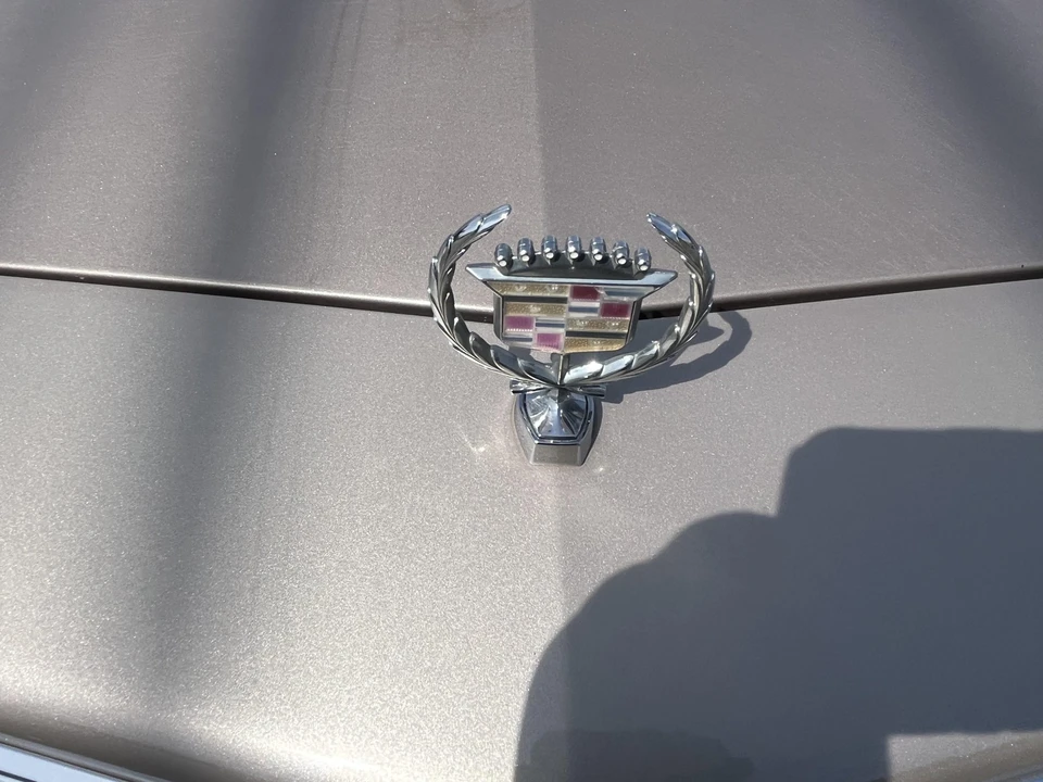 1991 Cadillac Brougham - Image 21 of 31