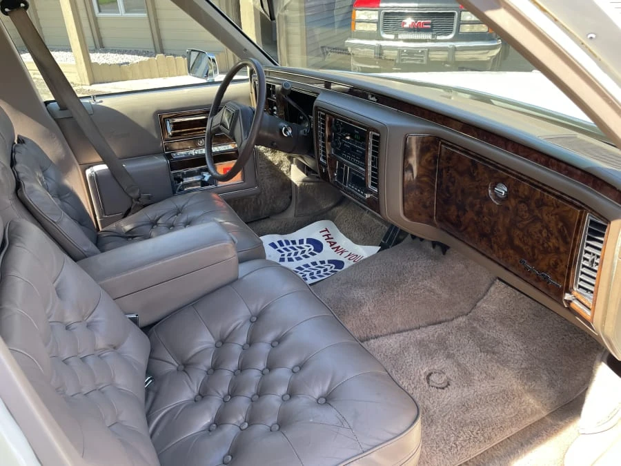1991 Cadillac Brougham - Image 9 of 15
