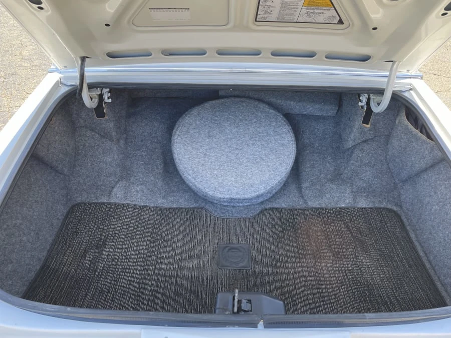 1991 Cadillac Brougham - Image 13 of 15