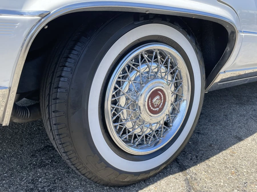 1991 Cadillac Brougham - Image 7 of 15