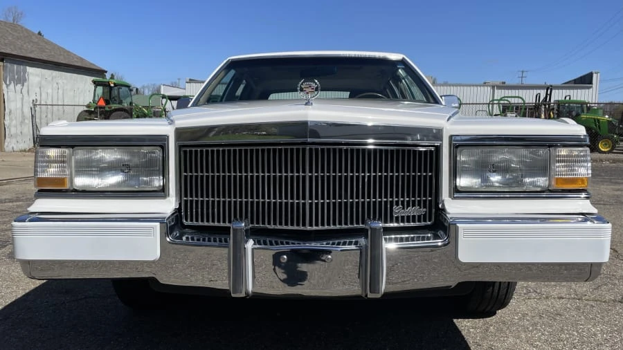 1991 Cadillac Brougham - Image 4 of 15
