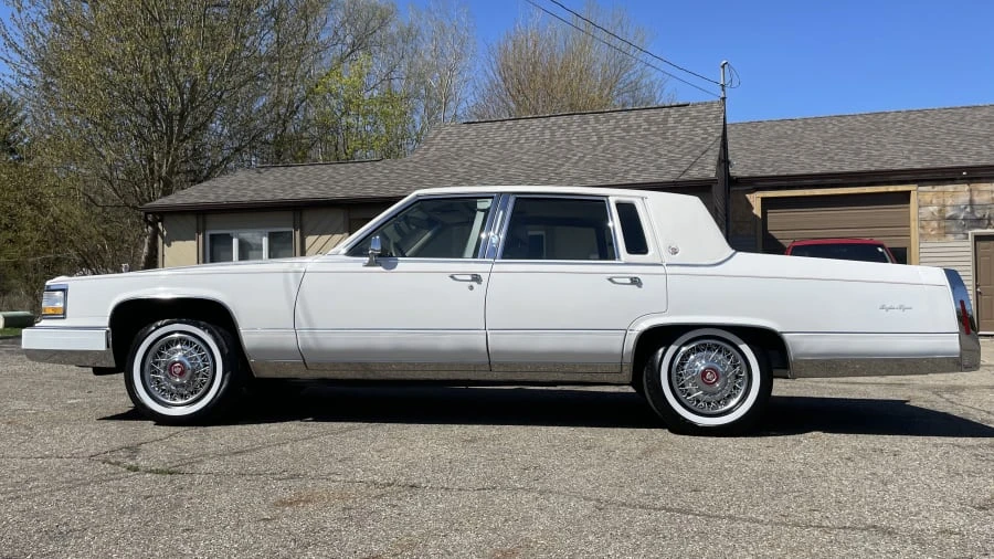 1991 Cadillac Brougham - Image 2 of 15