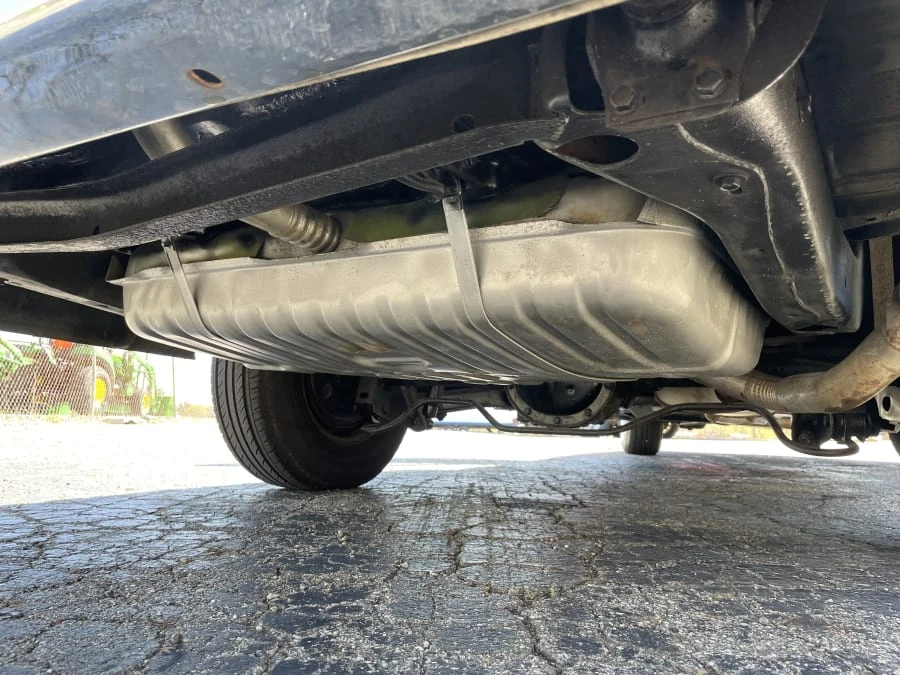 1991 Cadillac Brougham - Image 14 of 15