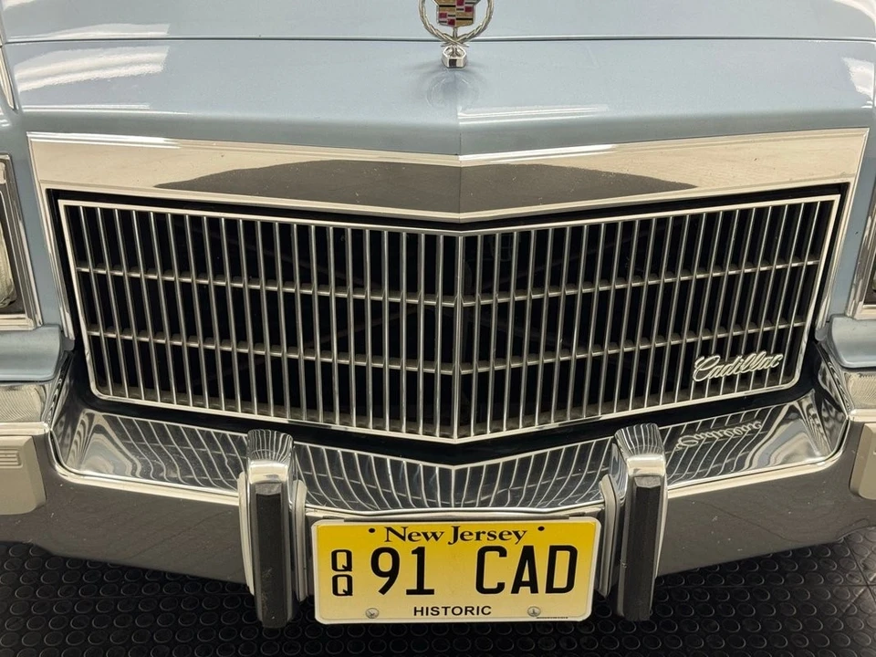 1991 Cadillac Brougham - Image 9 of 12