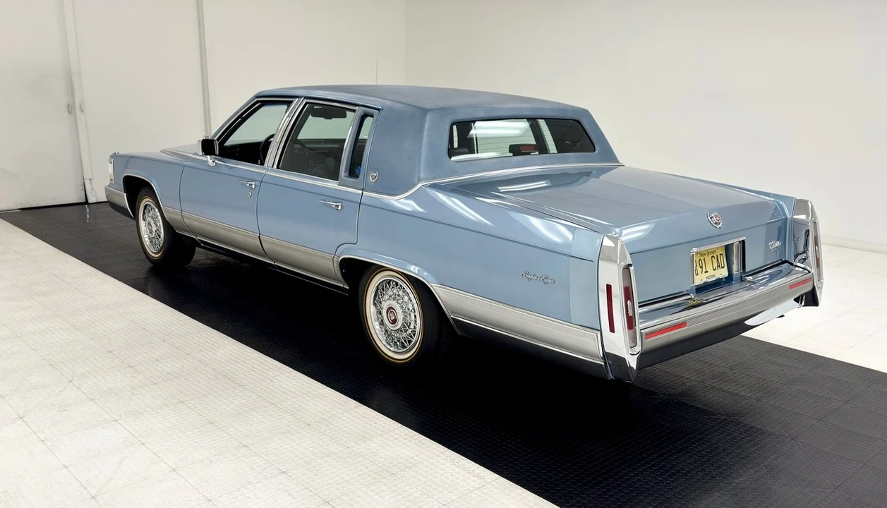 1991 Cadillac Brougham - Image 3 of 12