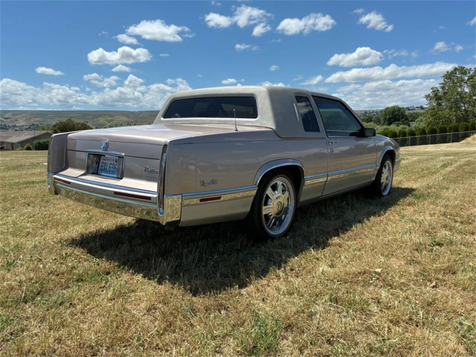 1991 Cadillac DeVille 6th Gen - Image 5 of 21