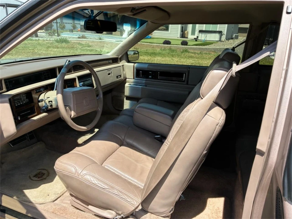 1991 Cadillac DeVille 6th Gen - Image 9 of 21