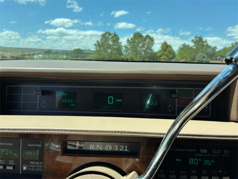1991 Cadillac DeVille 6th Gen - Image 12 of 21
