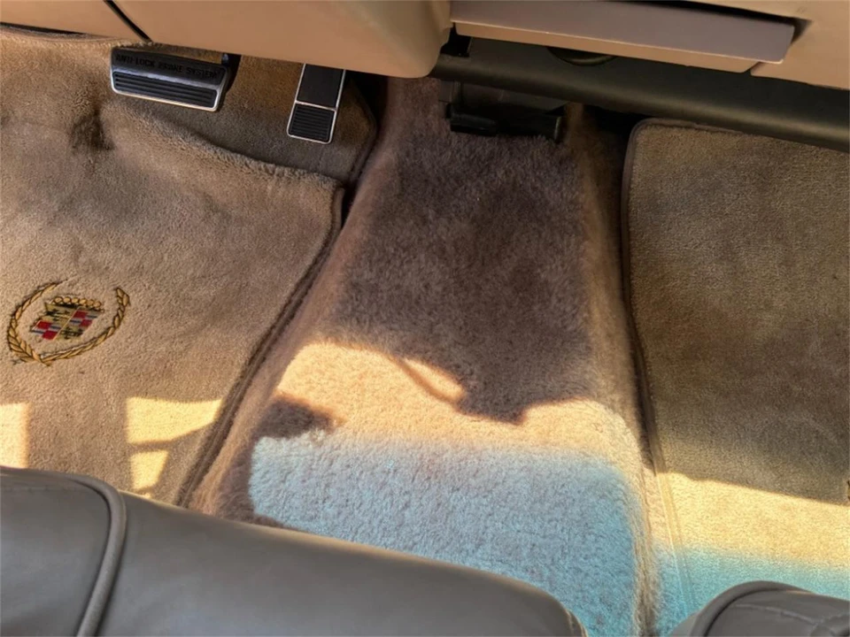 1991 Cadillac DeVille 6th Gen - Image 18 of 21