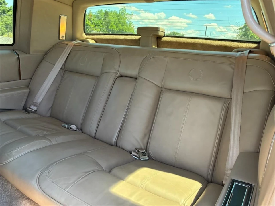 1991 Cadillac DeVille 6th Gen - Image 19 of 21