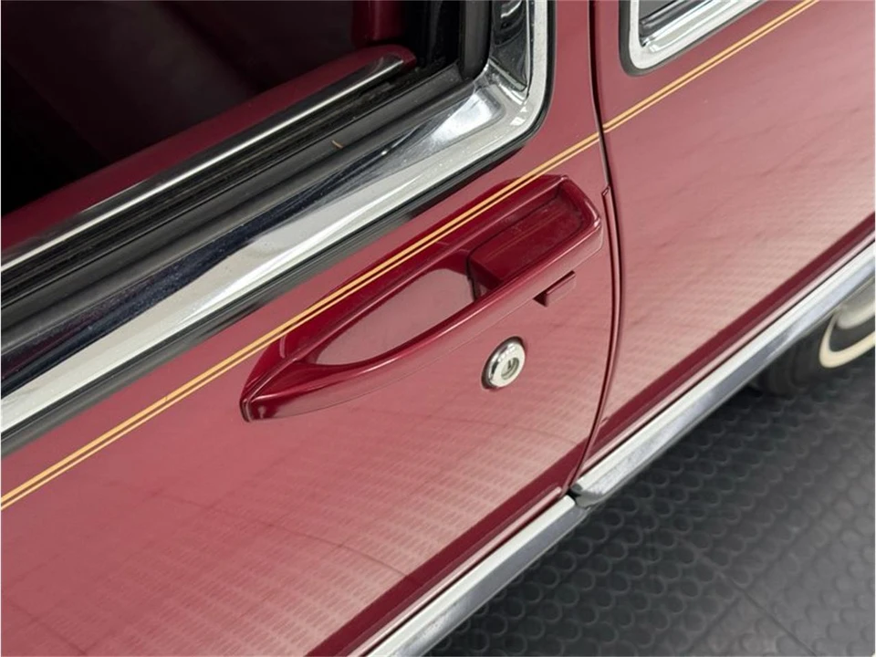 1991 Cadillac DeVille 6th Gen - Image 14 of 31