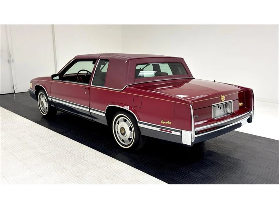 1991 Cadillac DeVille 6th Gen - Image 3 of 31