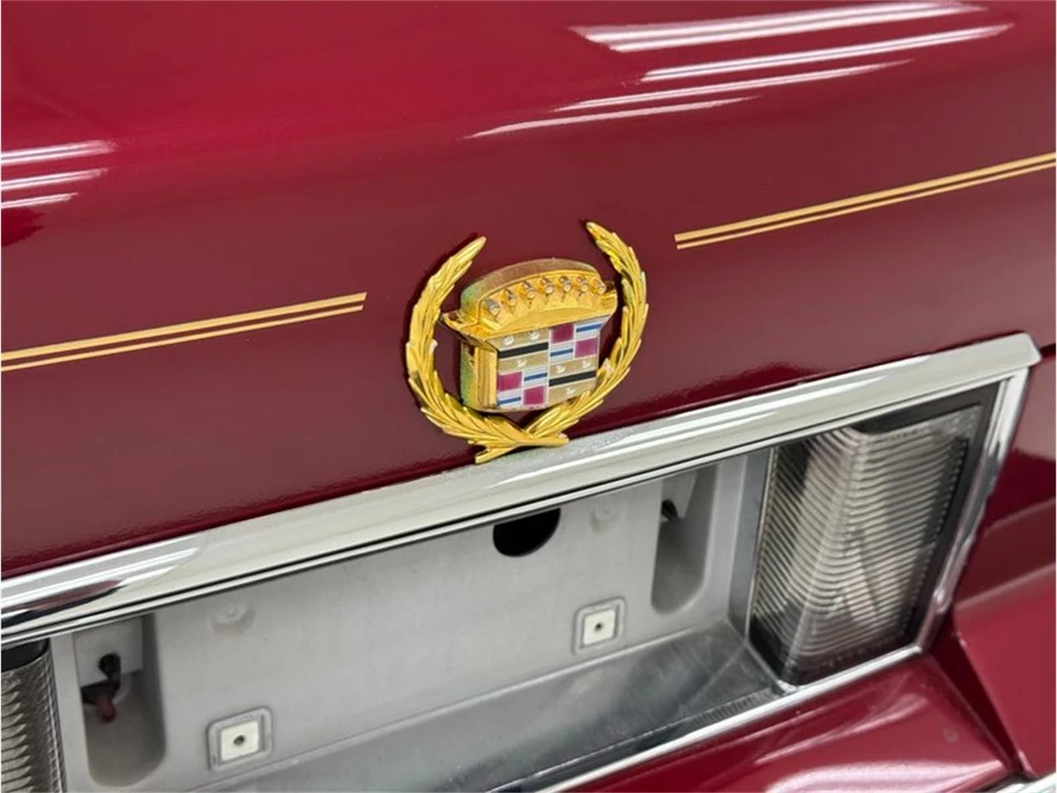 1991 Cadillac DeVille 6th Gen - Image 18 of 31