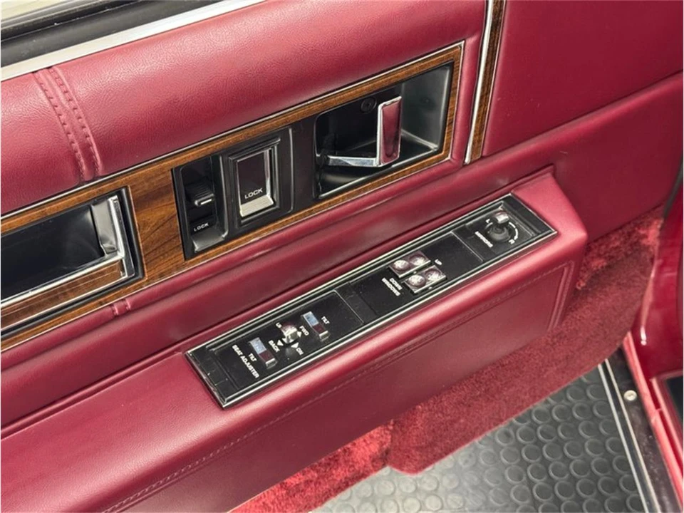 1991 Cadillac DeVille 6th Gen - Image 31 of 31