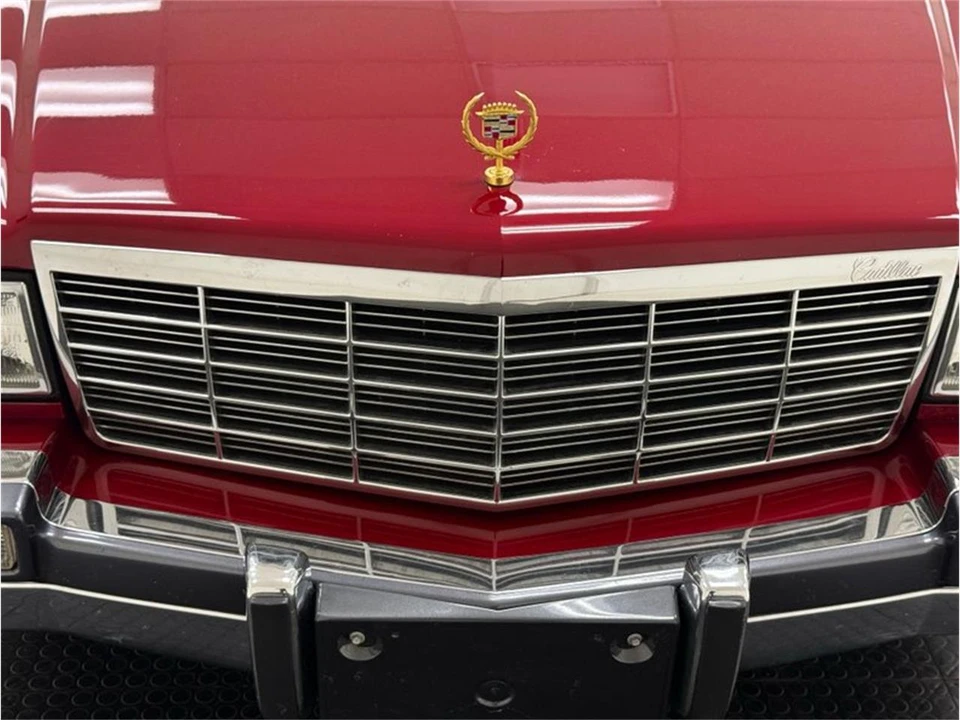 1991 Cadillac DeVille 6th Gen - Image 9 of 31