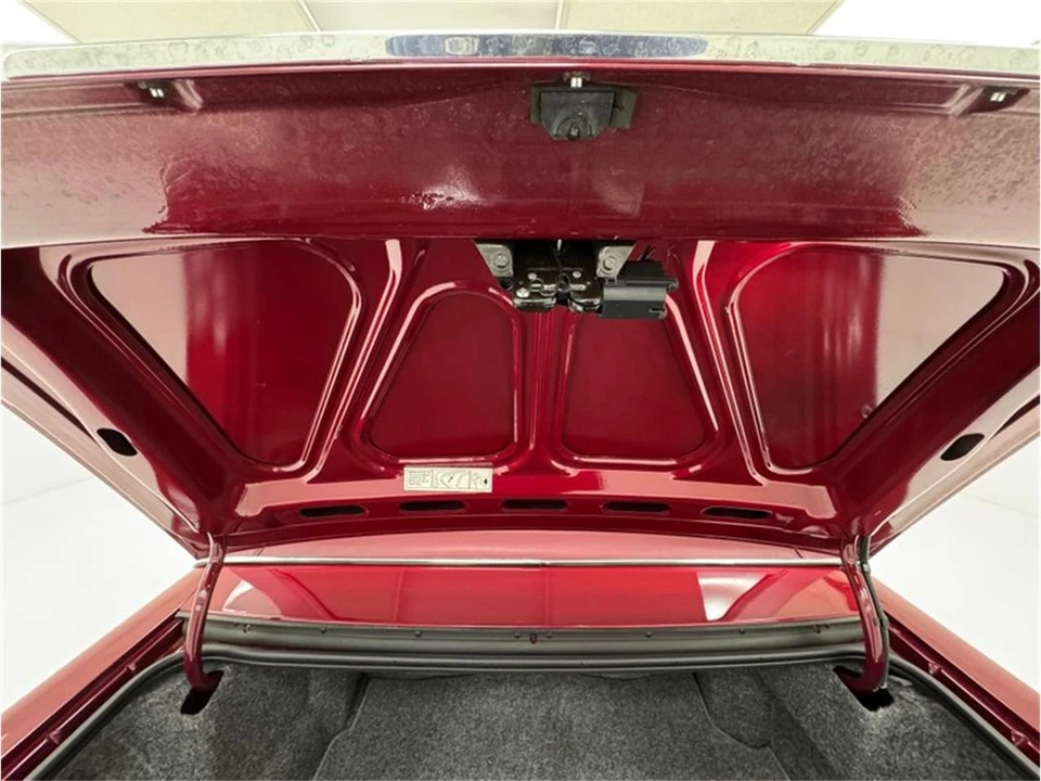 1991 Cadillac DeVille 6th Gen - Image 26 of 31