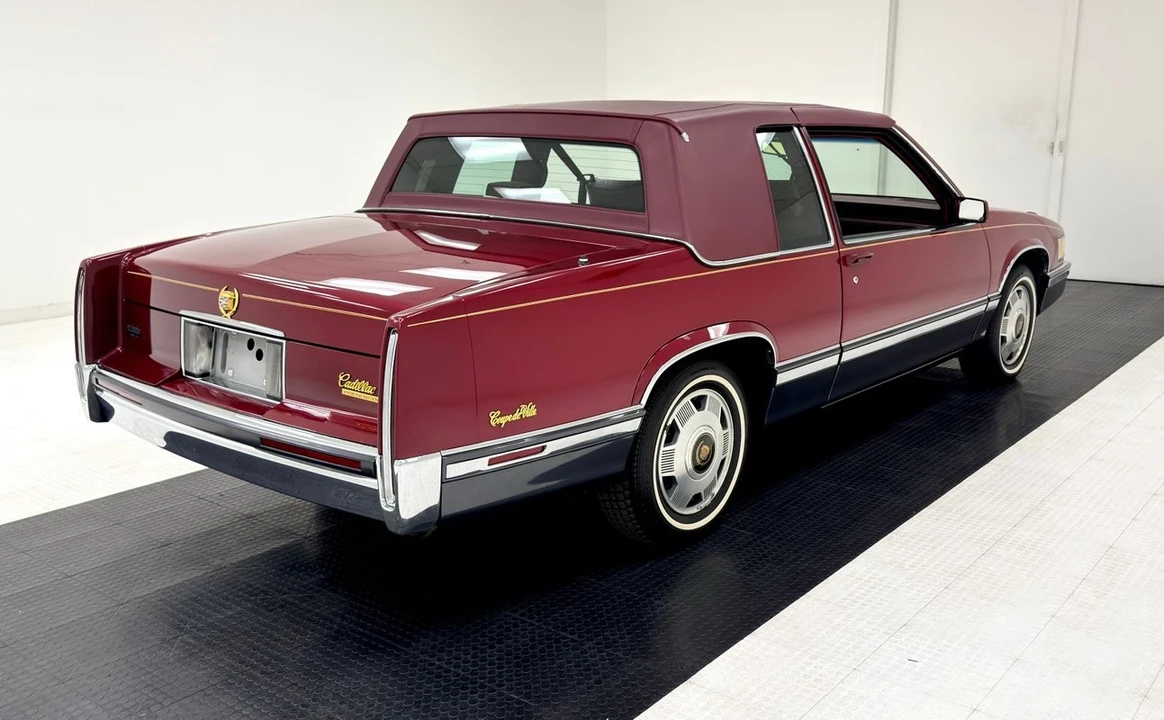 1991 Cadillac DeVille 7th Gen - Image 5 of 12