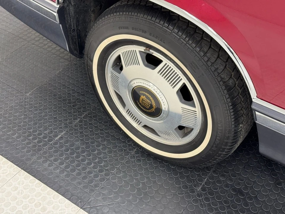 1991 Cadillac DeVille 7th Gen - Image 11 of 12