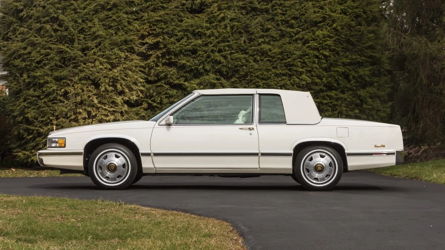 1991 Cadillac DeVille 6th Gen - Image 2 of 27