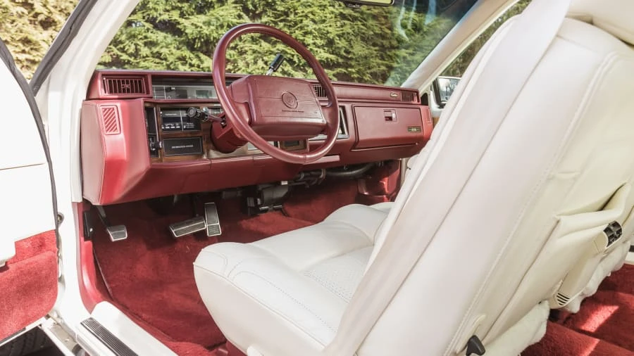 1991 Cadillac DeVille 6th Gen - Image 4 of 27