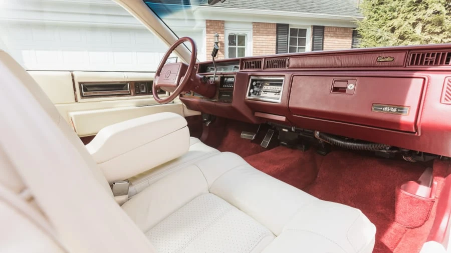 1991 Cadillac DeVille 6th Gen - Image 5 of 27