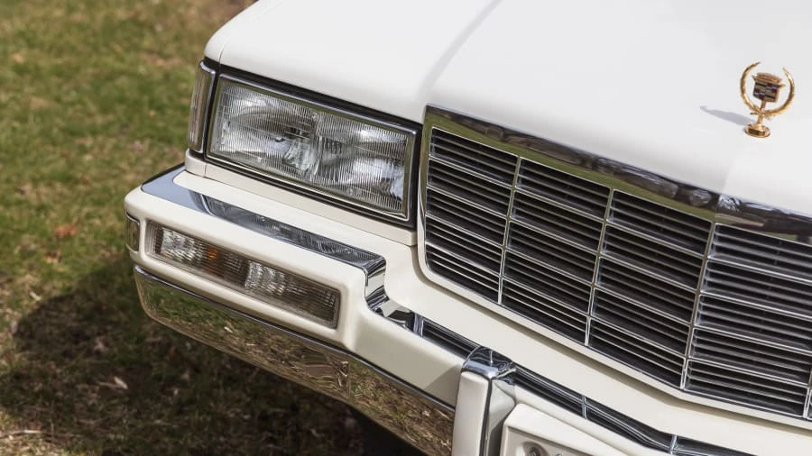 1991 Cadillac DeVille 6th Gen - Image 12 of 27
