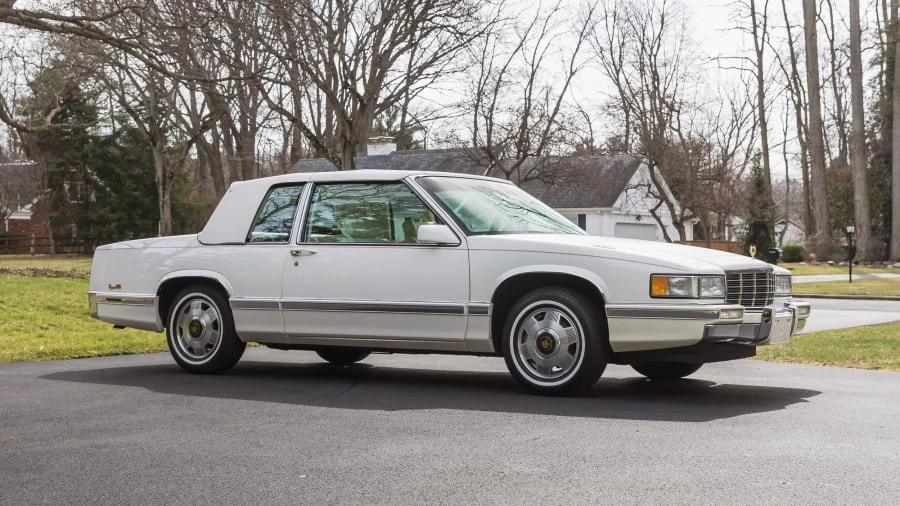 1991 Cadillac DeVille 6th Gen - Image 13 of 27