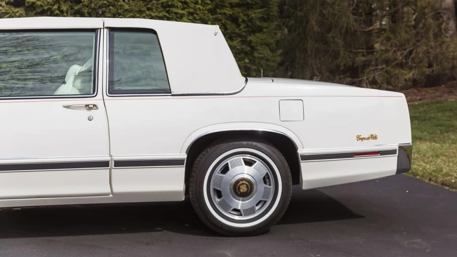 1991 Cadillac DeVille 6th Gen - Image 21 of 27