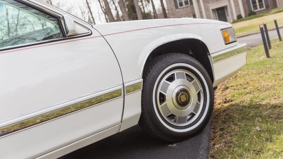 1991 Cadillac DeVille 6th Gen - Image 25 of 27