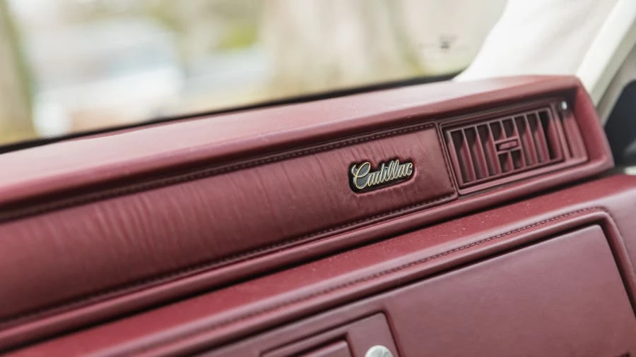 1991 Cadillac DeVille 6th Gen - Image 26 of 27