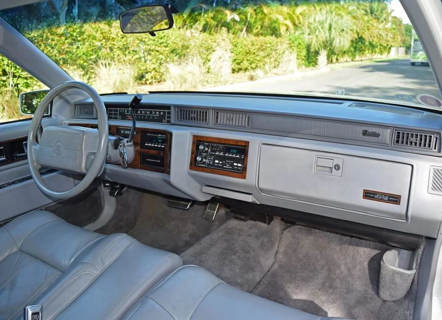 1991 Cadillac DeVille 6th Gen - Image 5 of 12