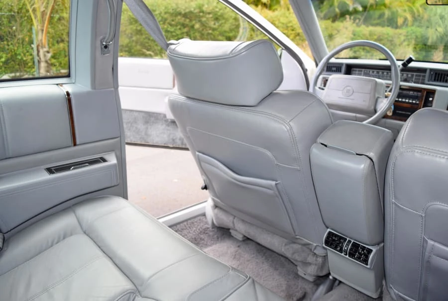 1991 Cadillac DeVille 6th Gen - Image 7 of 12