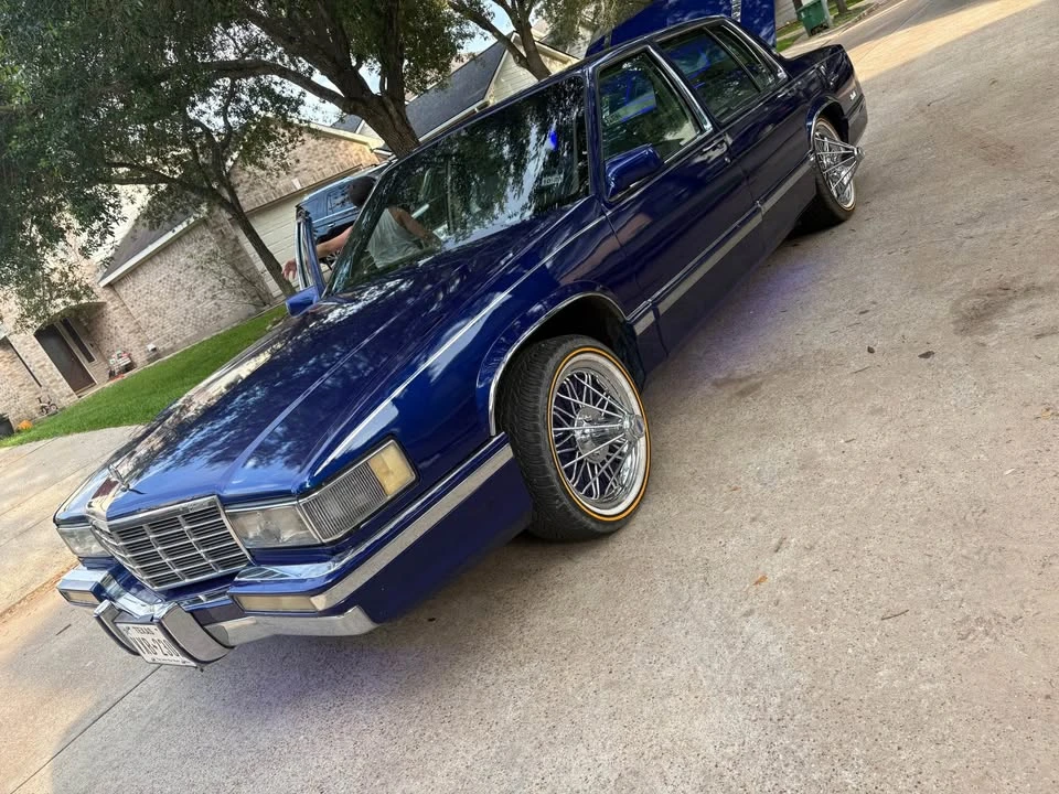 1991 Cadillac DeVille 6th Gen - Image 2 of 7