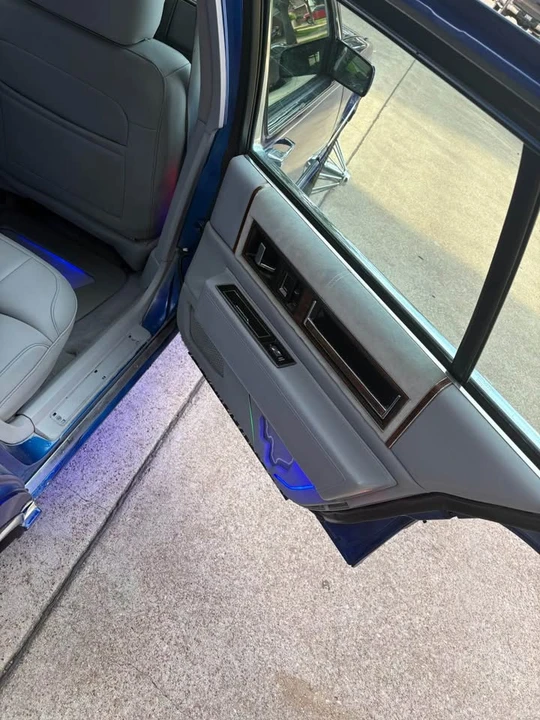 1991 Cadillac DeVille 6th Gen - Image 5 of 7