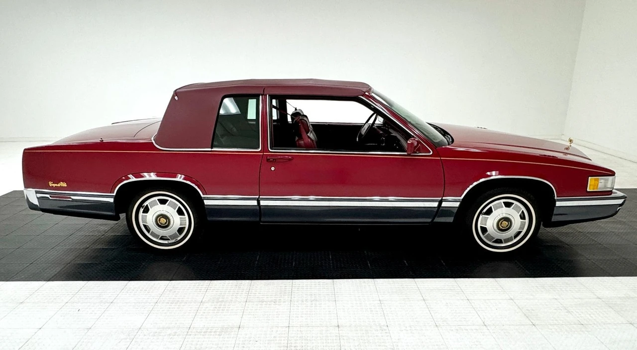 1991 Cadillac DeVille 7th Gen - Image 6 of 12