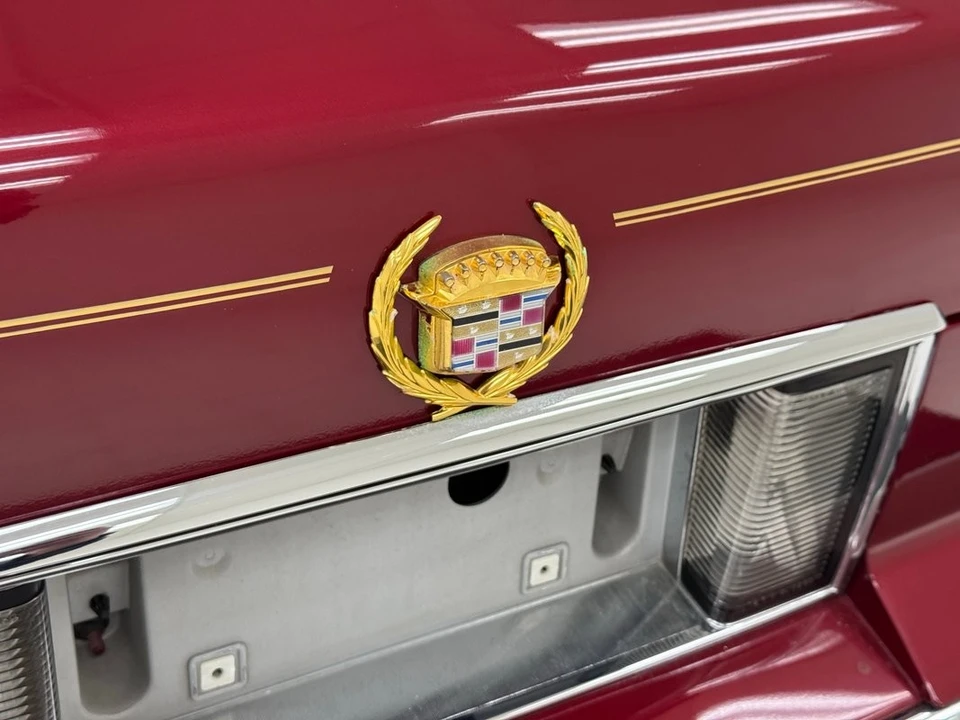 1991 Cadillac DeVille 6th Gen - Image 18 of 21