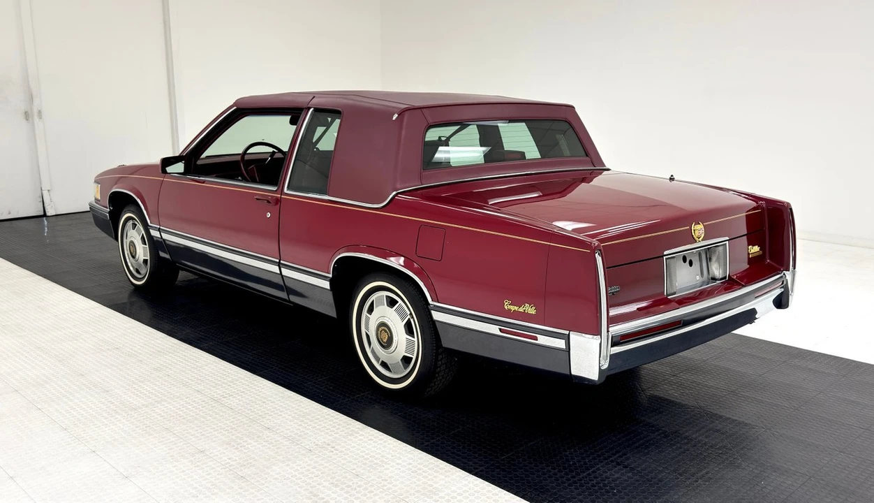 1991 Cadillac DeVille 7th Gen - Image 3 of 12