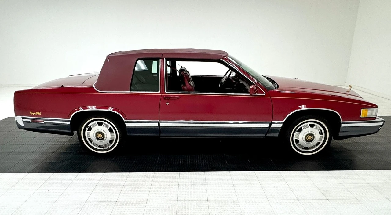 1991 Cadillac DeVille 7th Gen - Image 6 of 12
