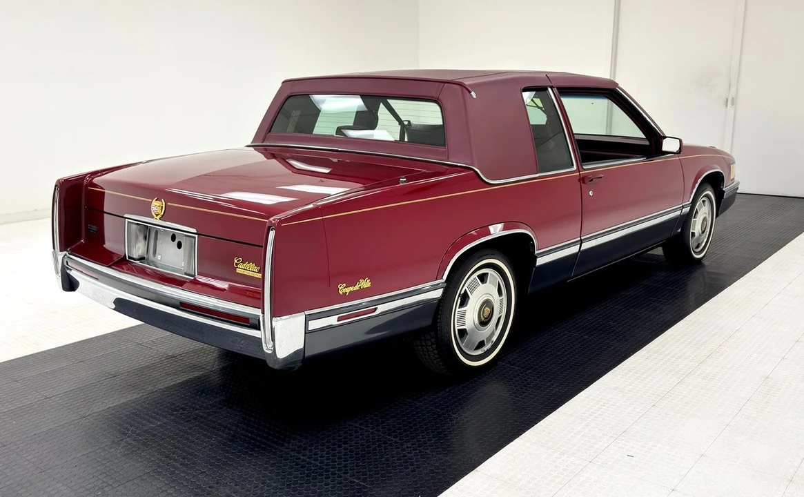 1991 Cadillac DeVille 7th Gen - Image 5 of 12