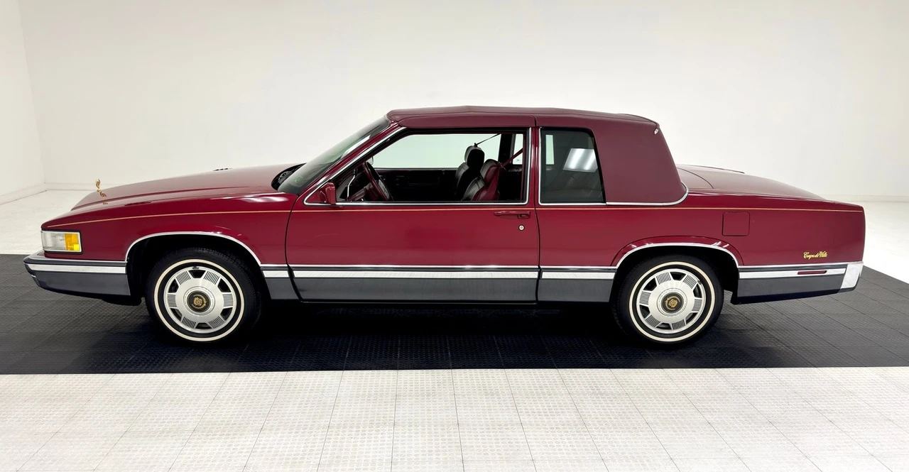 1991 Cadillac DeVille 7th Gen - Image 2 of 12