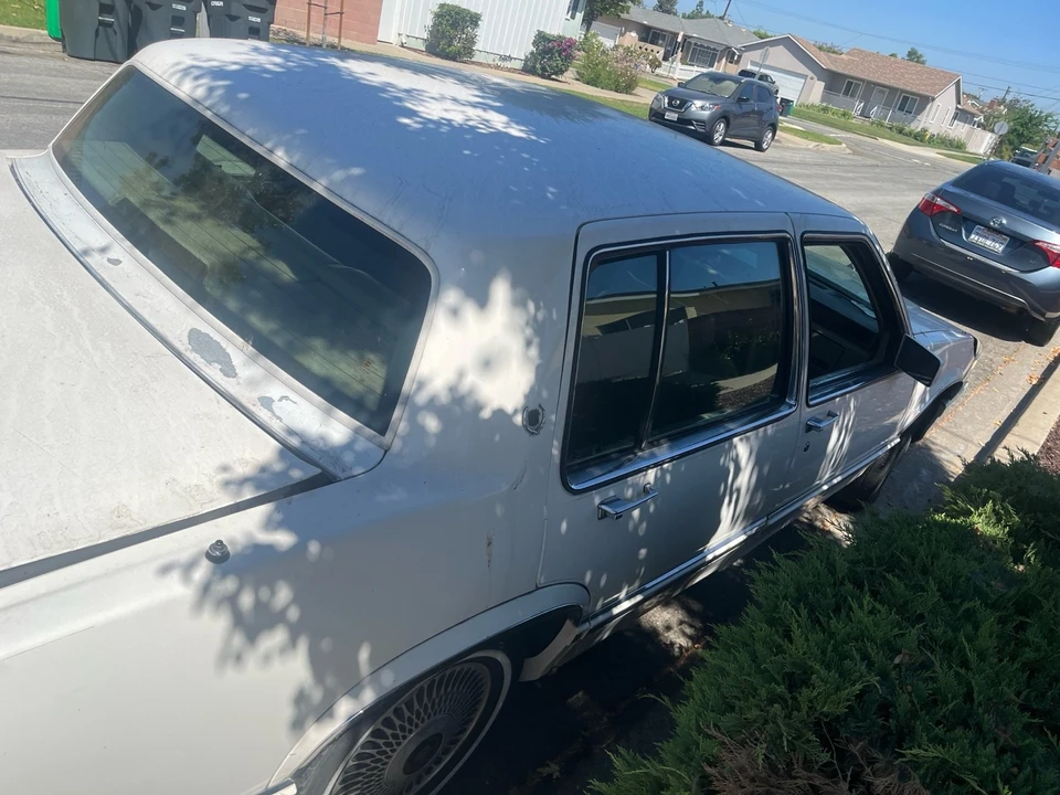 1991 Cadillac DeVille 7th Gen - Image 4 of 10