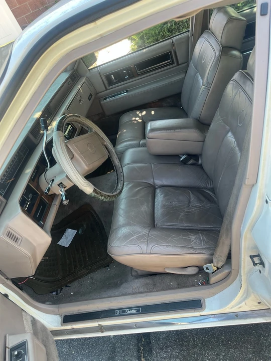 1991 Cadillac DeVille 7th Gen - Image 6 of 10