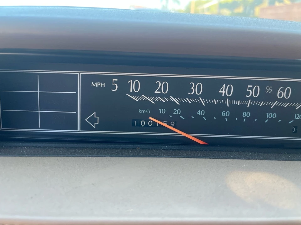 1991 Cadillac DeVille 7th Gen - Image 8 of 10