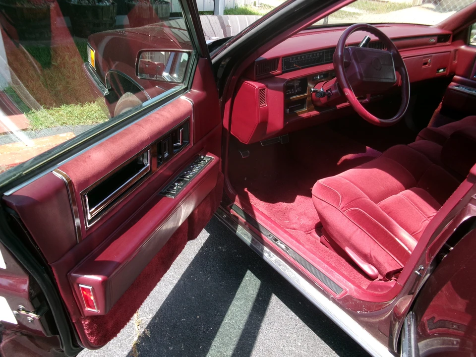 1991 Cadillac DeVille 6th Gen - Image 6 of 9